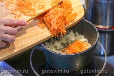Пюре из нута с овощами и солеными огурцами