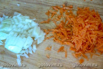 Пюре из нута с овощами и солеными огурцами