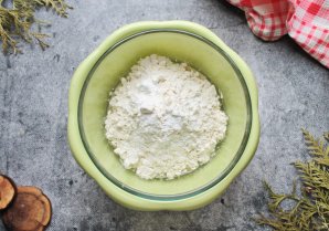 Дрожжевой пирог "Улитка" с мясным фаршем и картофелем Дрожжевой пирог "Улитка" с мясным фаршем и картофелем