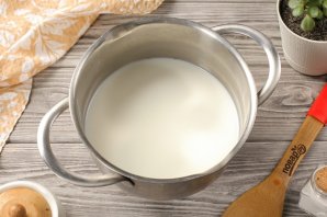 Геркулесовая каша на молоке Геркулесовая каша на молоке