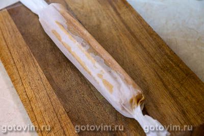 Сладкая колбаска из соломки со сливочной &laquo;Коровкой&raquo;