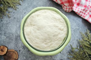 Дрожжевой пирог "Улитка" с мясным фаршем и картофелем Дрожжевой пирог "Улитка" с мясным фаршем и картофелем