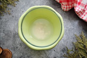 Дрожжевой пирог "Улитка" с мясным фаршем и картофелем Дрожжевой пирог "Улитка" с мясным фаршем и картофелем