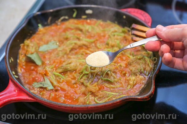 Жареные кабачки с чесноком в томатном соке Жареные кабачки с чесноком в томатном соке