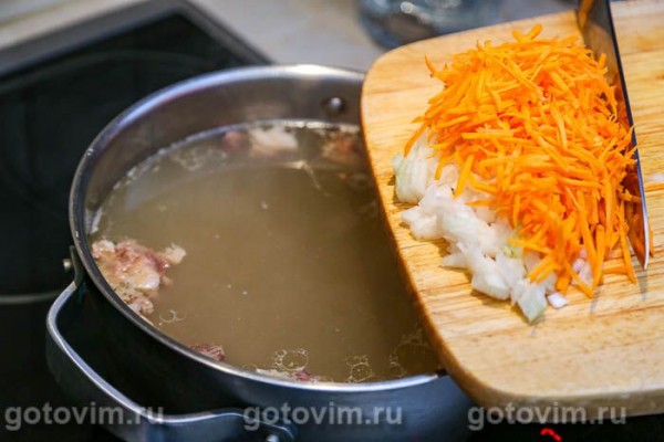 Суп из говядины с клецками и овощами (без обжарки) Суп из говядины с клецками и овощами (без обжарки)