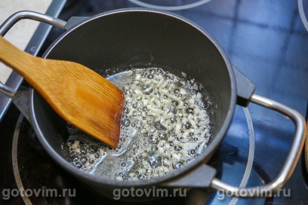 Тефтели из говядины в грибном соусе с плавленым сыром
