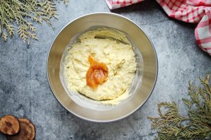 Миниатюрные фруктовые кексы с абрикосовым джемом