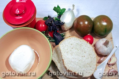 Томатная брускетта-гриль с сыром моцарелла, базиликом и чесноком Томатная брускетта-гриль с сыром моцарелла, базиликом и чесноком