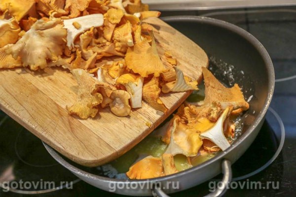 Лисички в топленом масле (конфи на зиму)