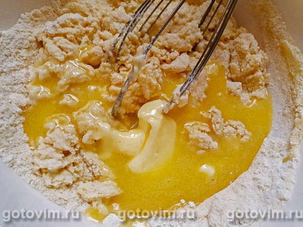 Нежный яблочный пирог на тесте из манки с йогуртом 
