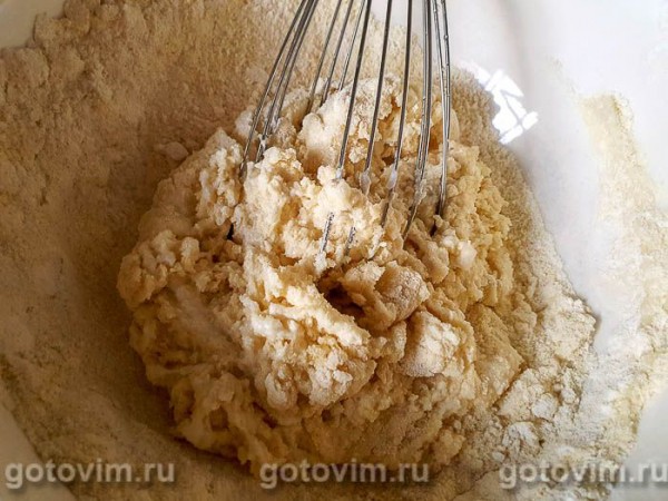 Нежный яблочный пирог на тесте из манки с йогуртом 