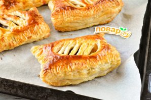 Слойки с бананом и шоколадом Слойки с бананом и шоколадом