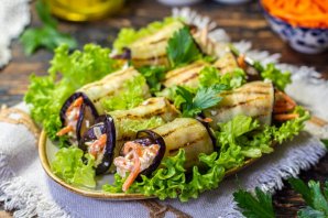 Рулетики из баклажана с морковью и сыром Рулетики из баклажана с морковью и сыром