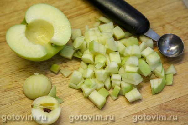 Пирог шарлотка из медового теста с яблоками
