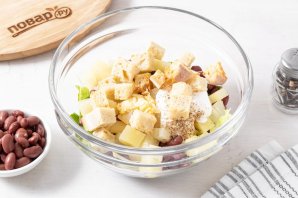 Салат с фасолью и ананасом Салат с фасолью и ананасом