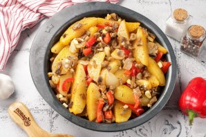 Картофель с грибами и перцем Картофель с грибами и перцем