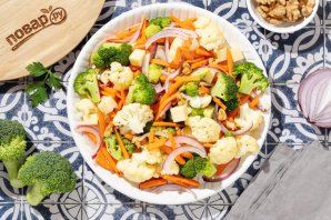Салат из моркови, брокколи и цветной капусты Салат из моркови, брокколи и цветной капусты
