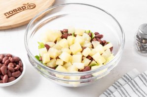 Салат с фасолью и ананасом Салат с фасолью и ананасом