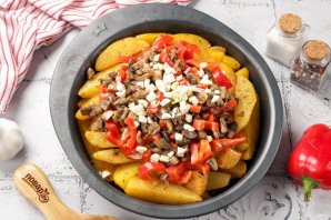 Картофель с грибами и перцем Картофель с грибами и перцем