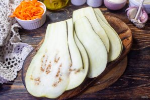 Рулетики из баклажана с морковью и сыром Рулетики из баклажана с морковью и сыром