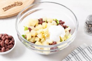Салат с фасолью и ананасом Салат с фасолью и ананасом