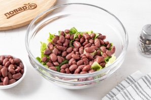 Салат с фасолью и ананасом Салат с фасолью и ананасом