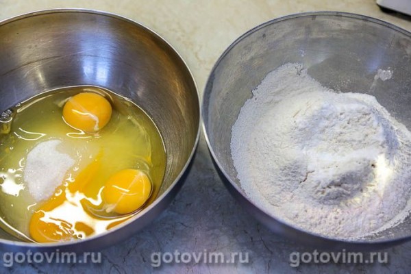 Пирог шарлотка из медового теста с яблоками