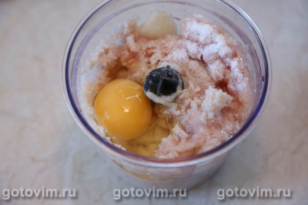 Колбаса из куриных грудок с молоком