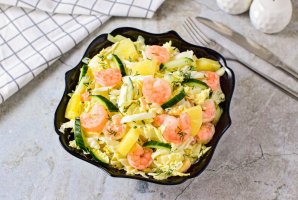 Салат с ананасом, креветками и пекинской капустой Салат с ананасом, креветками и пекинской капустой