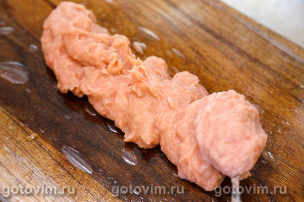 Колбаса из куриных грудок с молоком