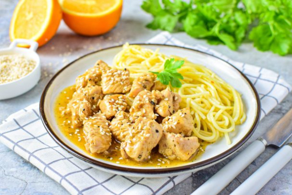 Спагетти с курицей в апельсиновом соусе Спагетти с курицей в апельсиновом соусе