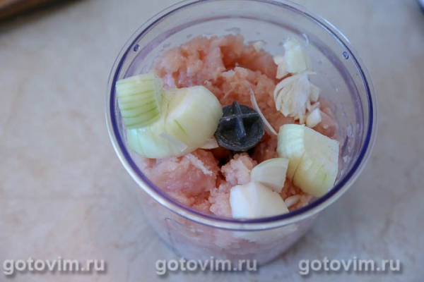 Колбаса из куриных грудок с молоком