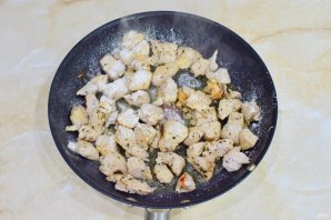 Спагетти с курицей в апельсиновом соусе Спагетти с курицей в апельсиновом соусе