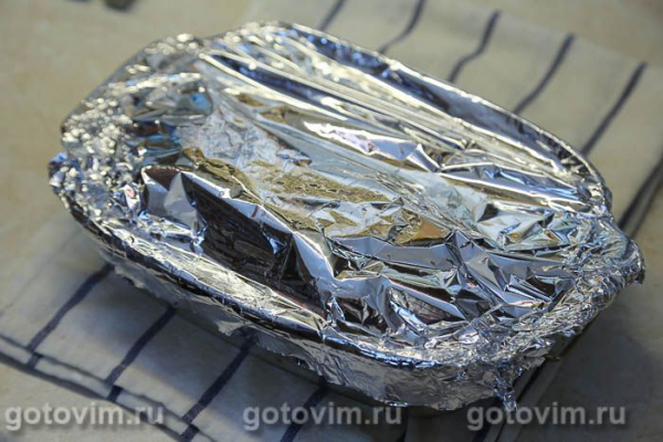 Свинина под шубой из сыра и вареного яйца