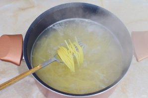 Спагетти с курицей в апельсиновом соусе Спагетти с курицей в апельсиновом соусе