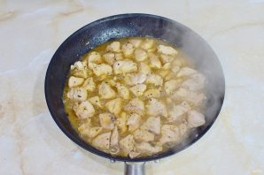 Спагетти с курицей в апельсиновом соусе Спагетти с курицей в апельсиновом соусе